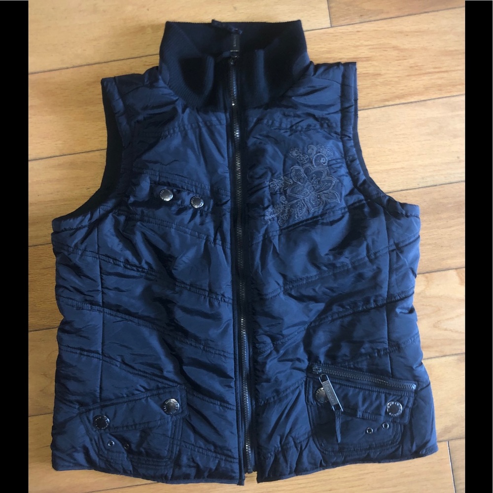 Women’s Puffer Vest with hood